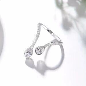 Elegant Silver Teardrop Ring